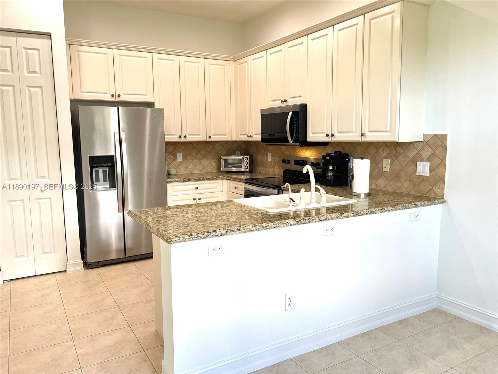 VALENCIA POINTE 3 - Residential