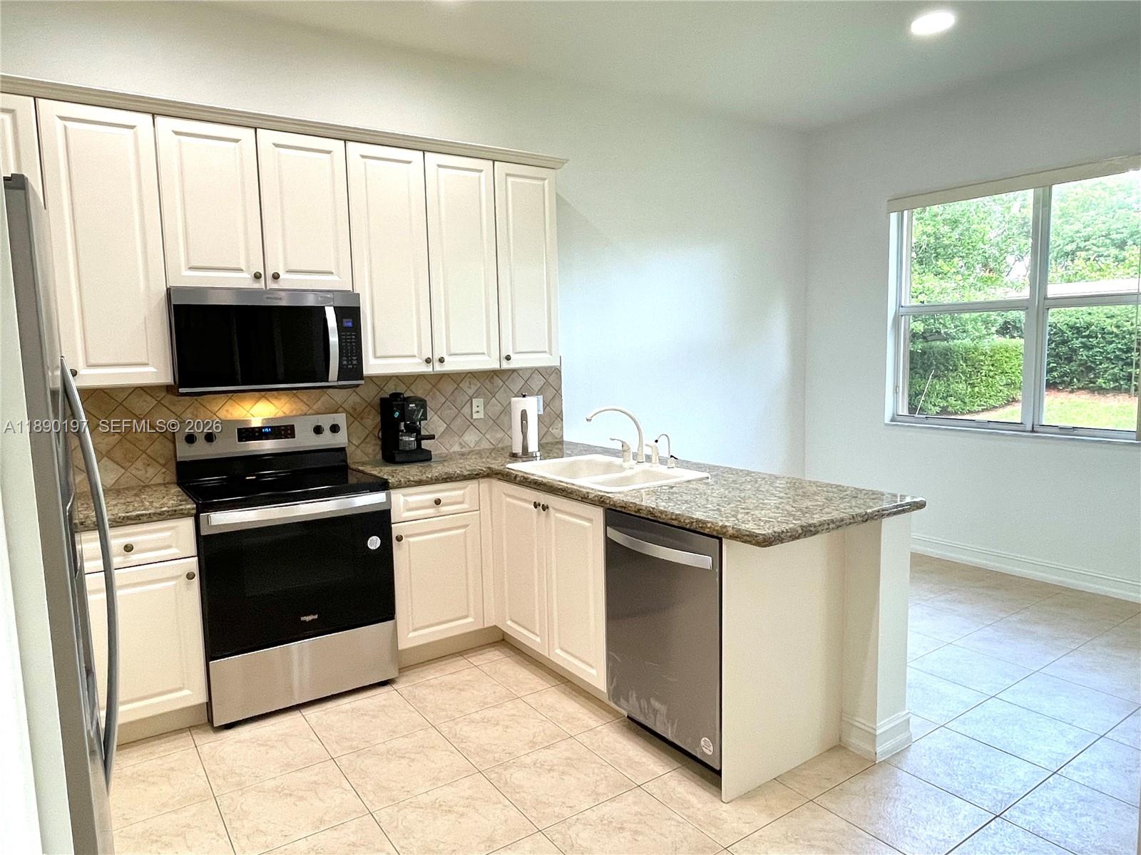 VALENCIA POINTE 3 - Residential