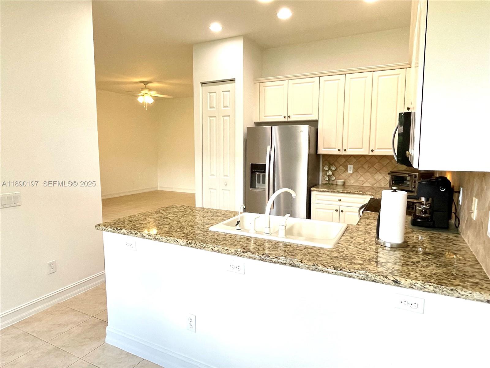 VALENCIA POINTE 3 - Residential