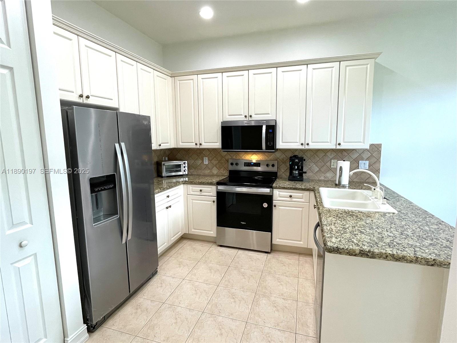 VALENCIA POINTE 3 - Residential