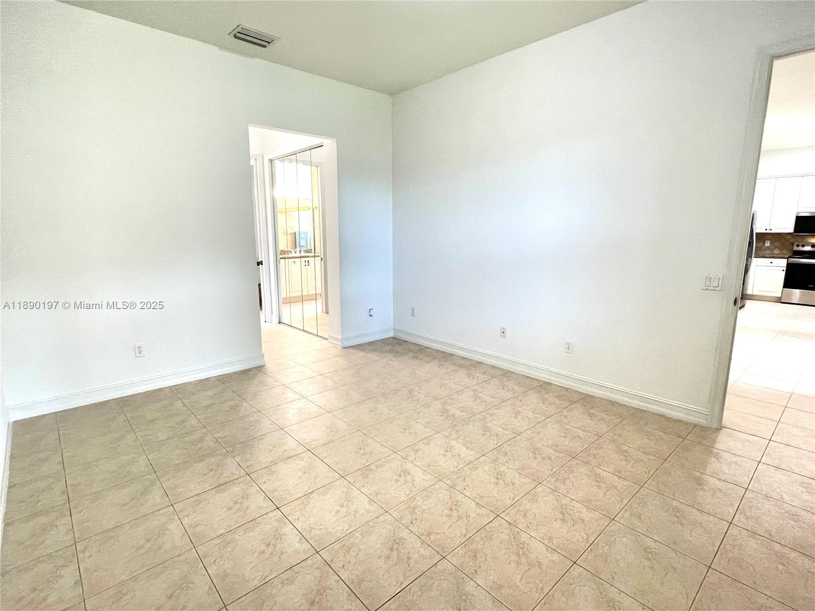 VALENCIA POINTE 3 - Residential
