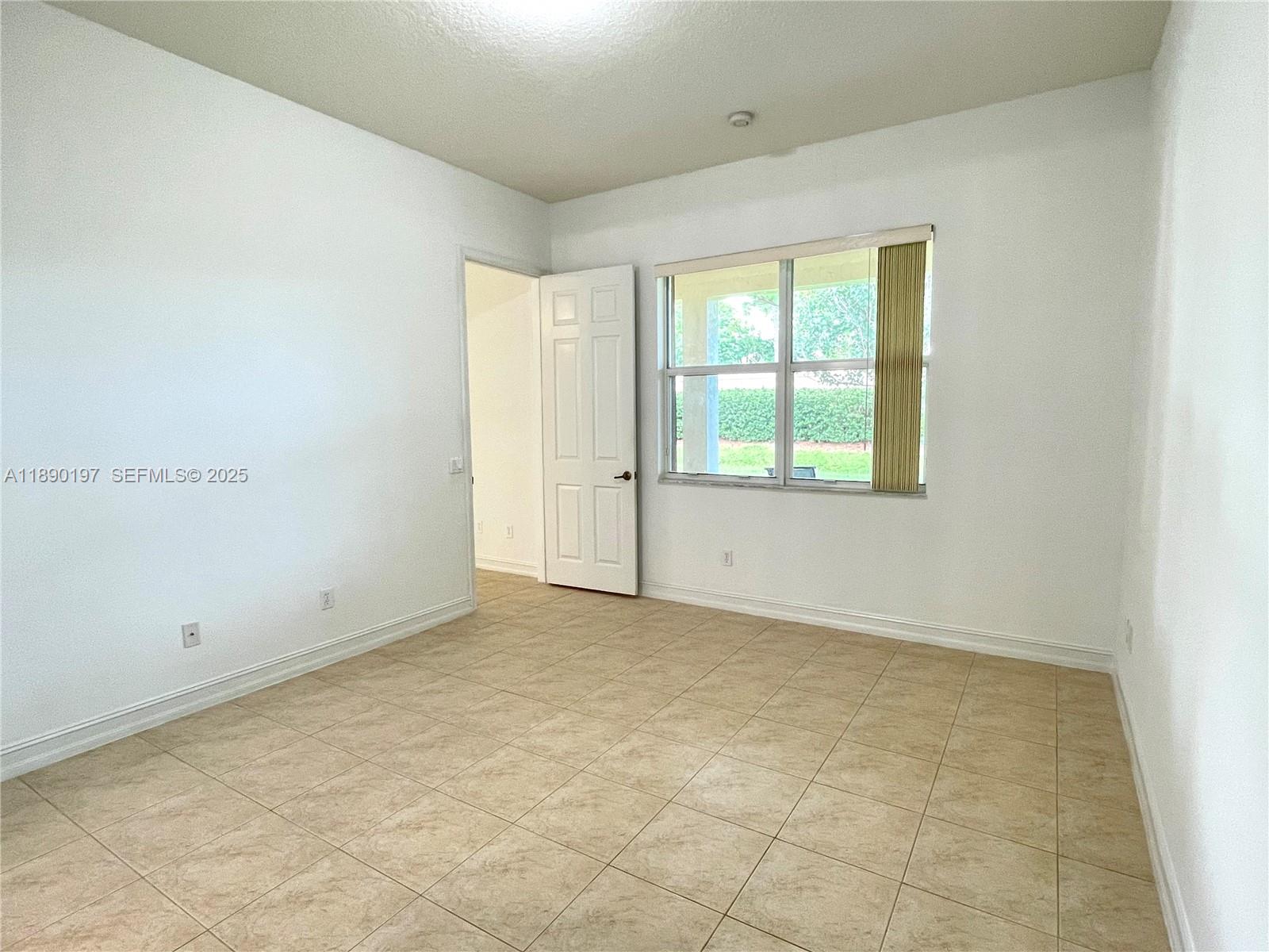 VALENCIA POINTE 3 - Residential