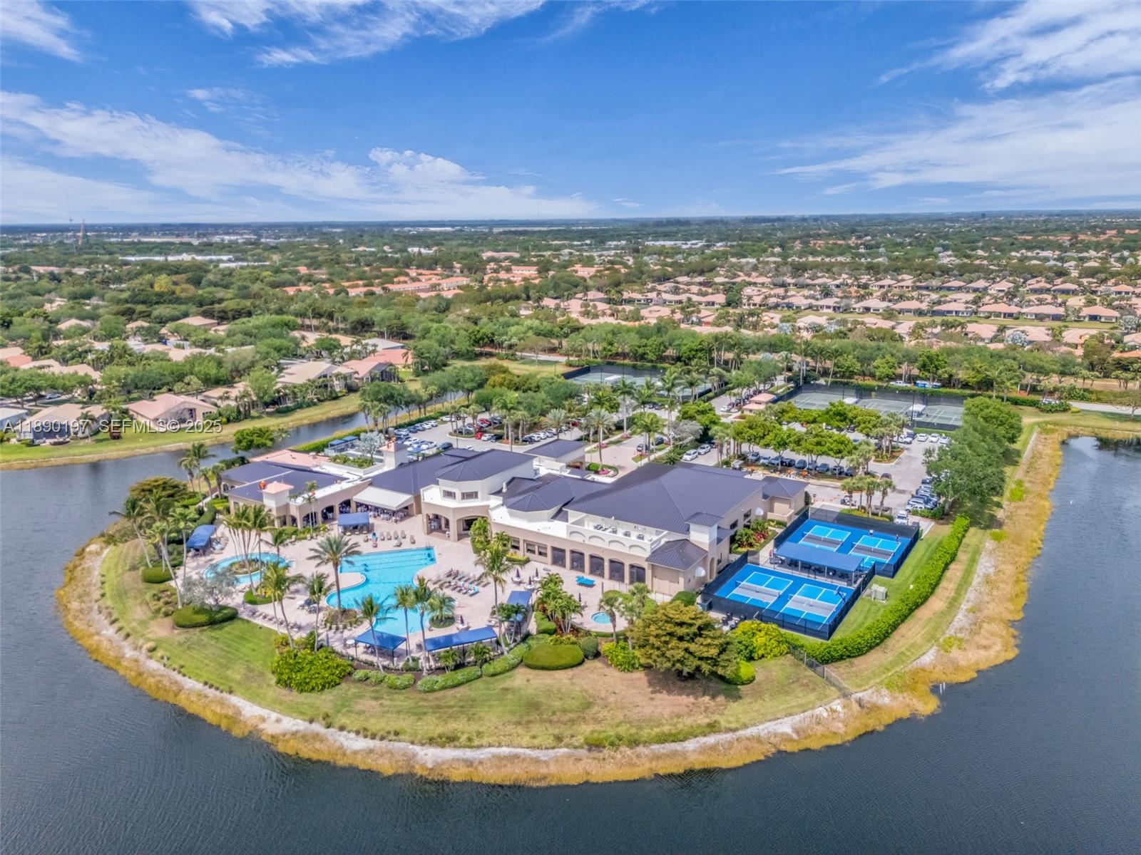 VALENCIA POINTE 3 - Residential