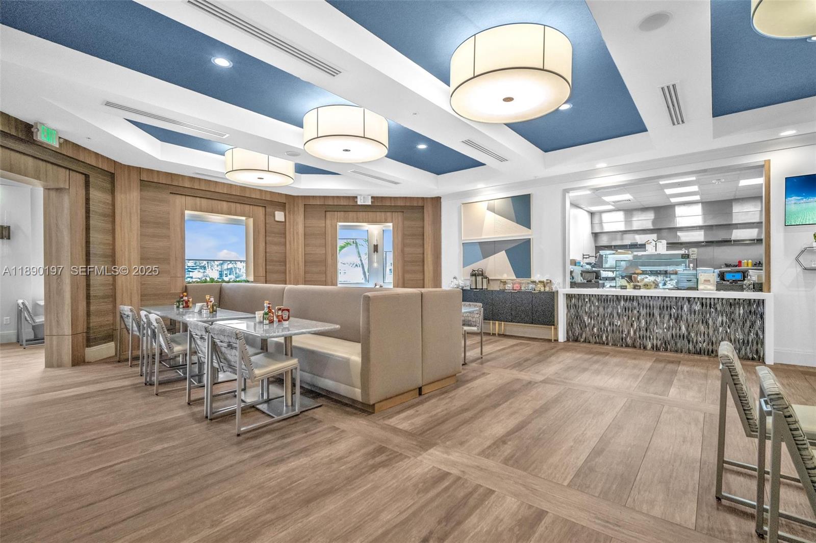 VALENCIA POINTE 3 - Residential