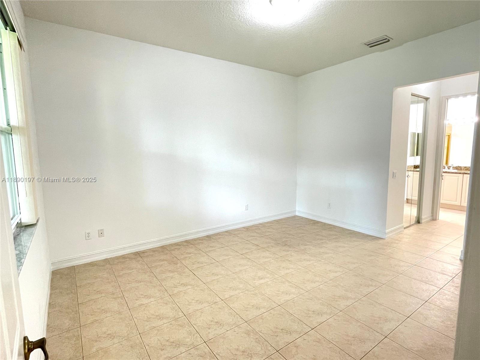 VALENCIA POINTE 3 - Residential