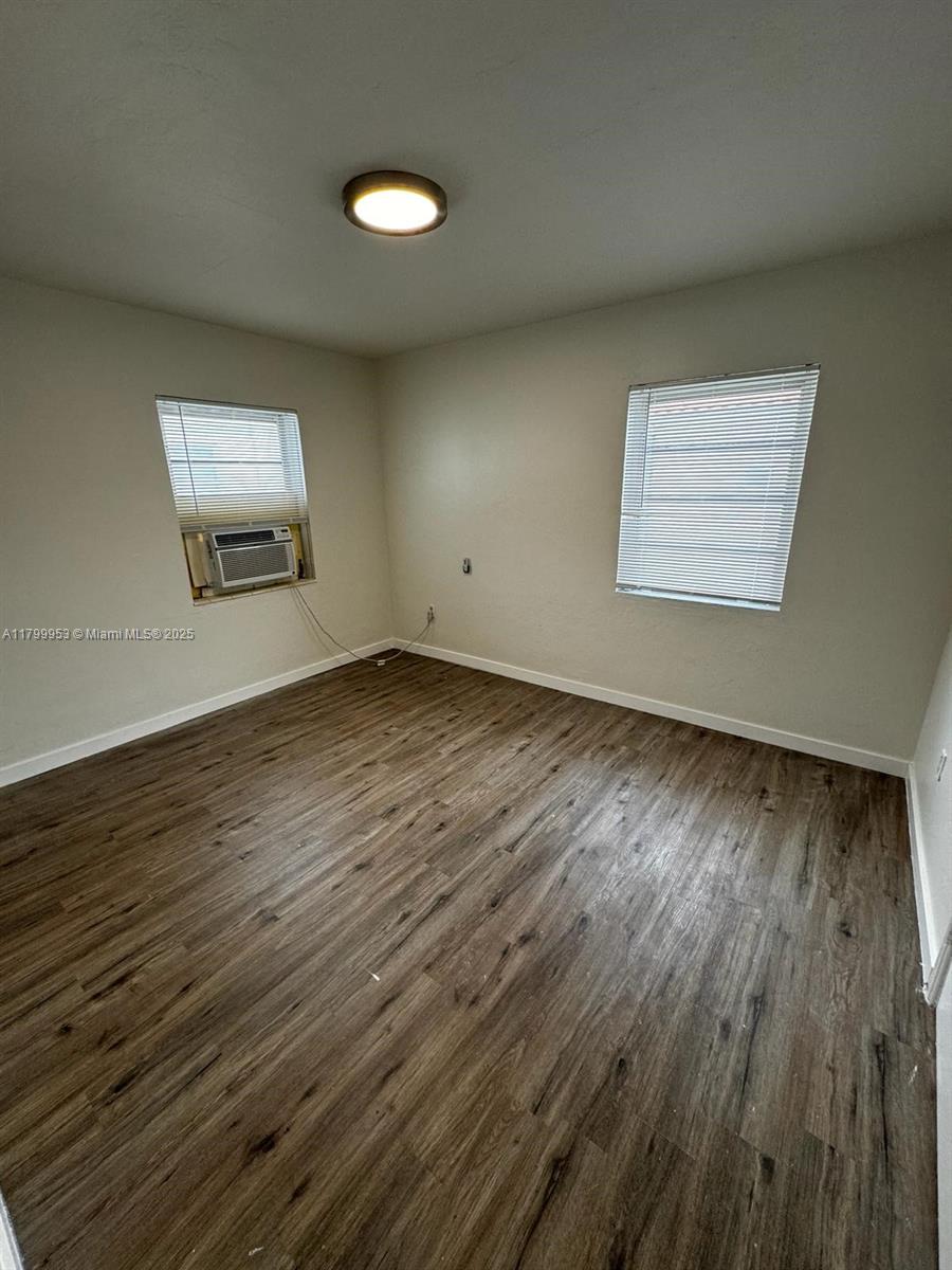 541 SW 7th St 4