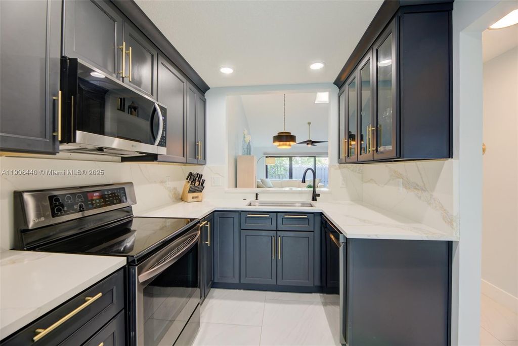 Photo of 1524 Gabriel St, Hollywood, FL 33020 (MLS # A11908440)