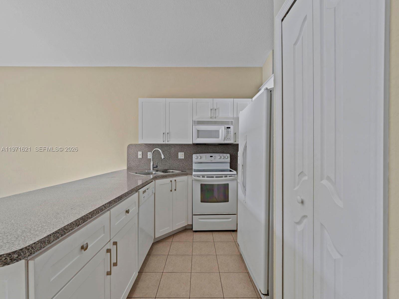 TENNESSEE ESTATES - Residential