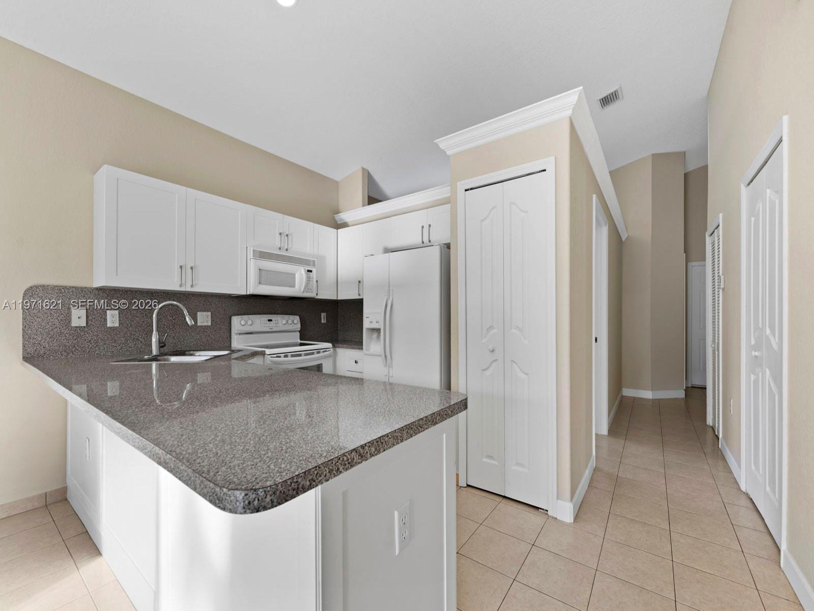 TENNESSEE ESTATES - Residential