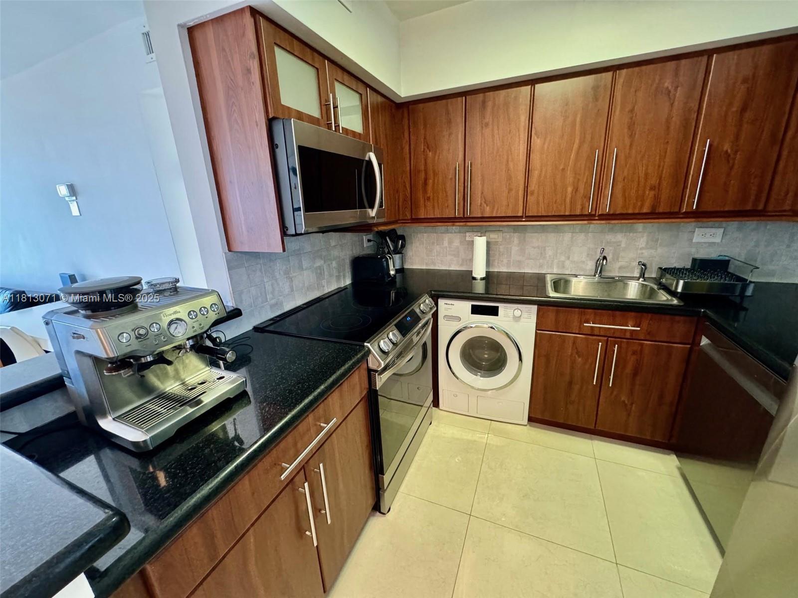 FLAMINGO SOUTH BEACH I CO - Residential Lease