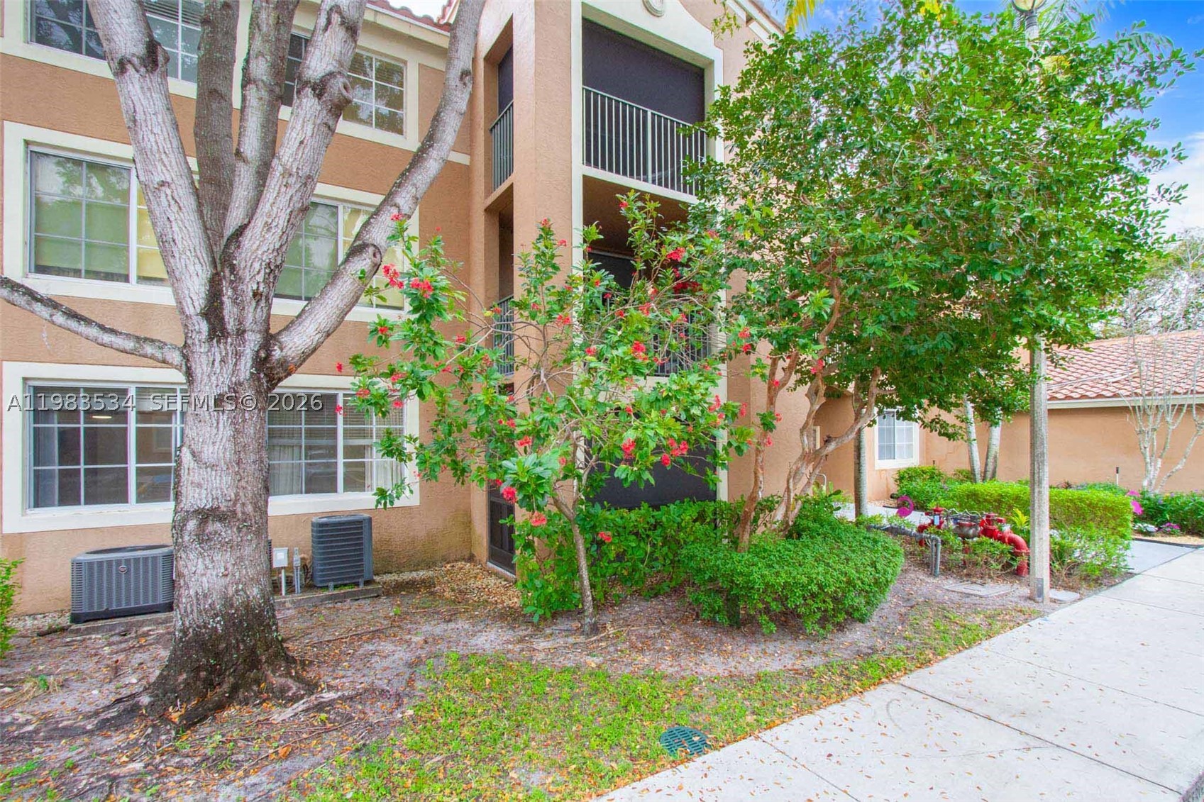 4824 N State Road 7 9105