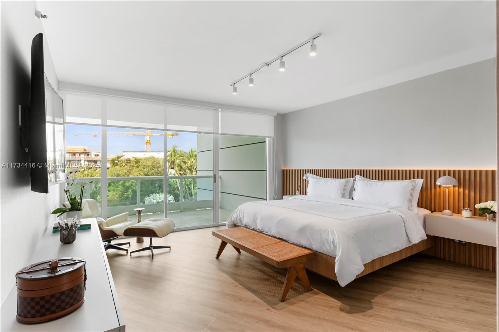 BRISTOL TOWER CONDO - Residential