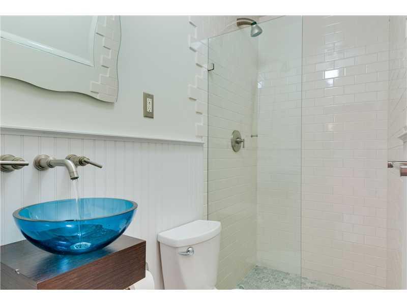 33 53 42 BELLE ISLE VILLA - Residential