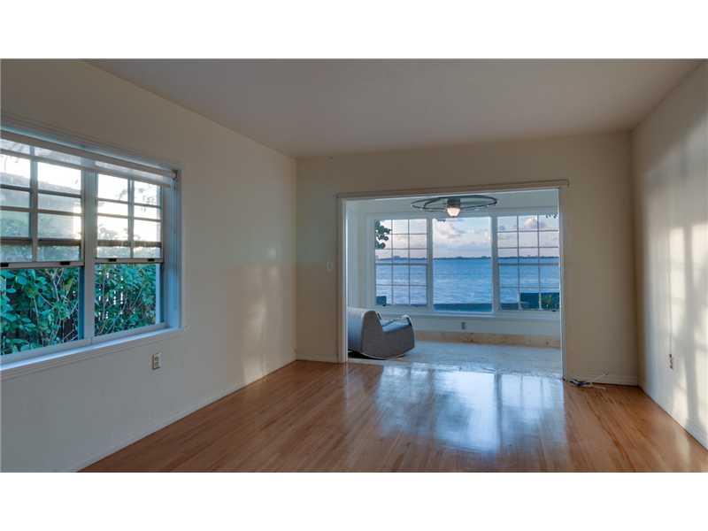 33 53 42 BELLE ISLE VILLA - Residential