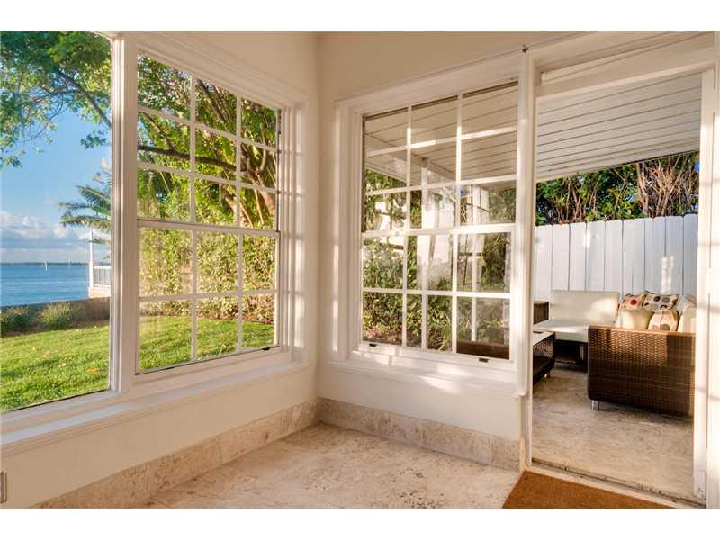33 53 42 BELLE ISLE VILLA - Residential