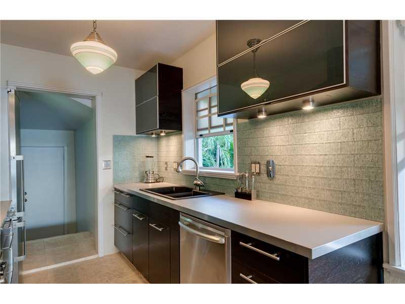 33 53 42 BELLE ISLE VILLA - Residential