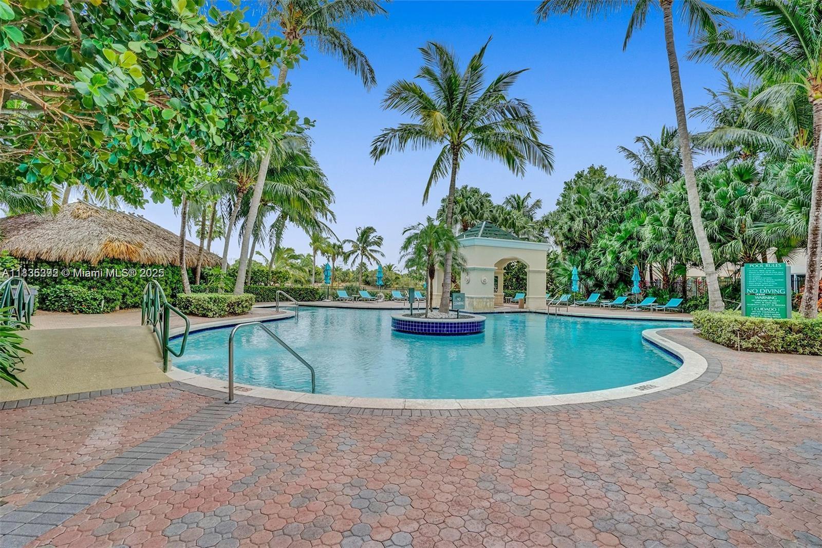 TURNBERRY ON THE GREEN - Residential