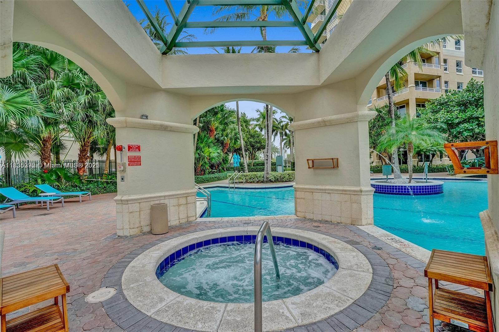 TURNBERRY ON THE GREEN - Residential