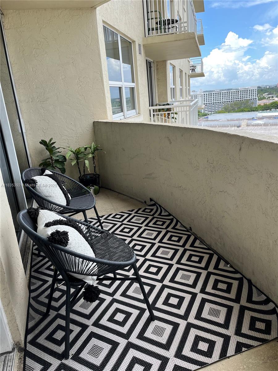 TURNBERRY ON THE GREEN - Residential