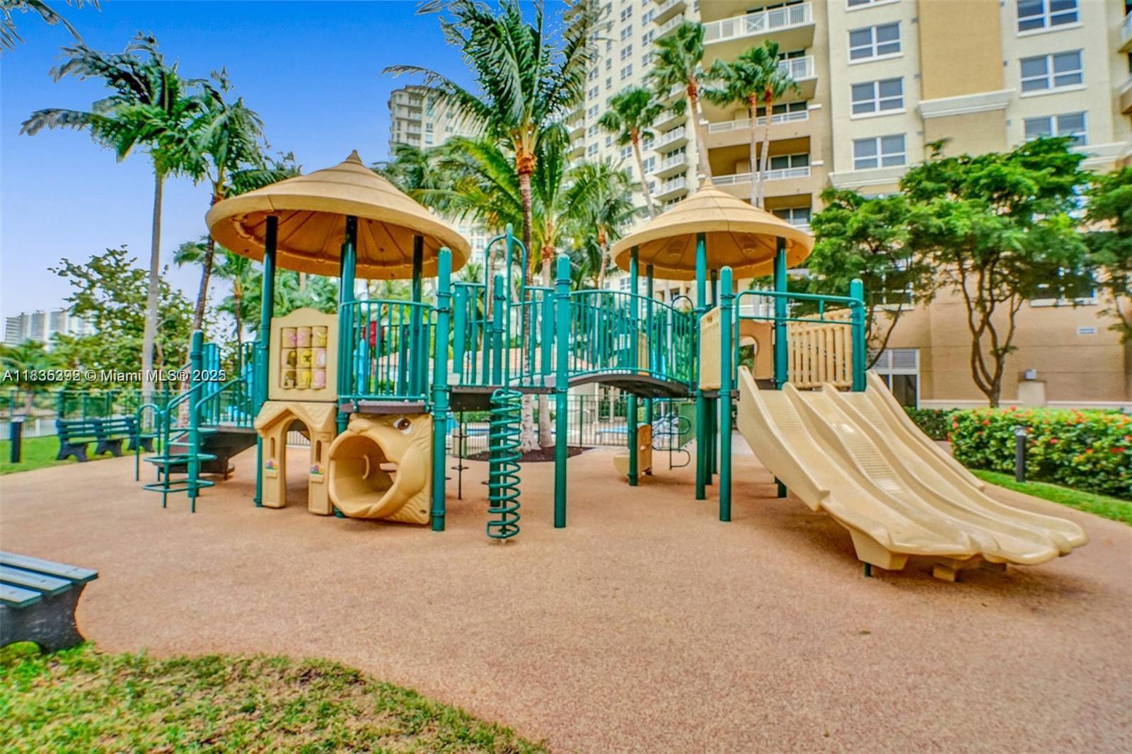 TURNBERRY ON THE GREEN - Residential