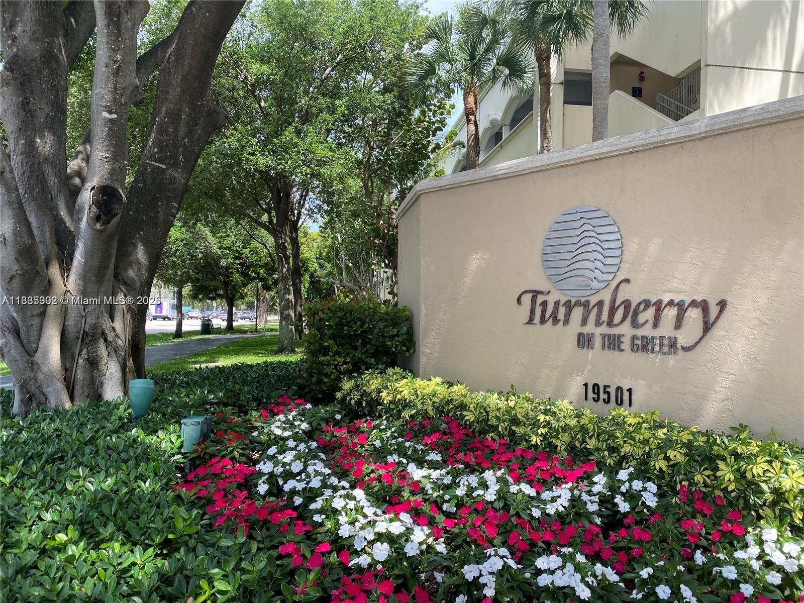 TURNBERRY ON THE GREEN - Residential