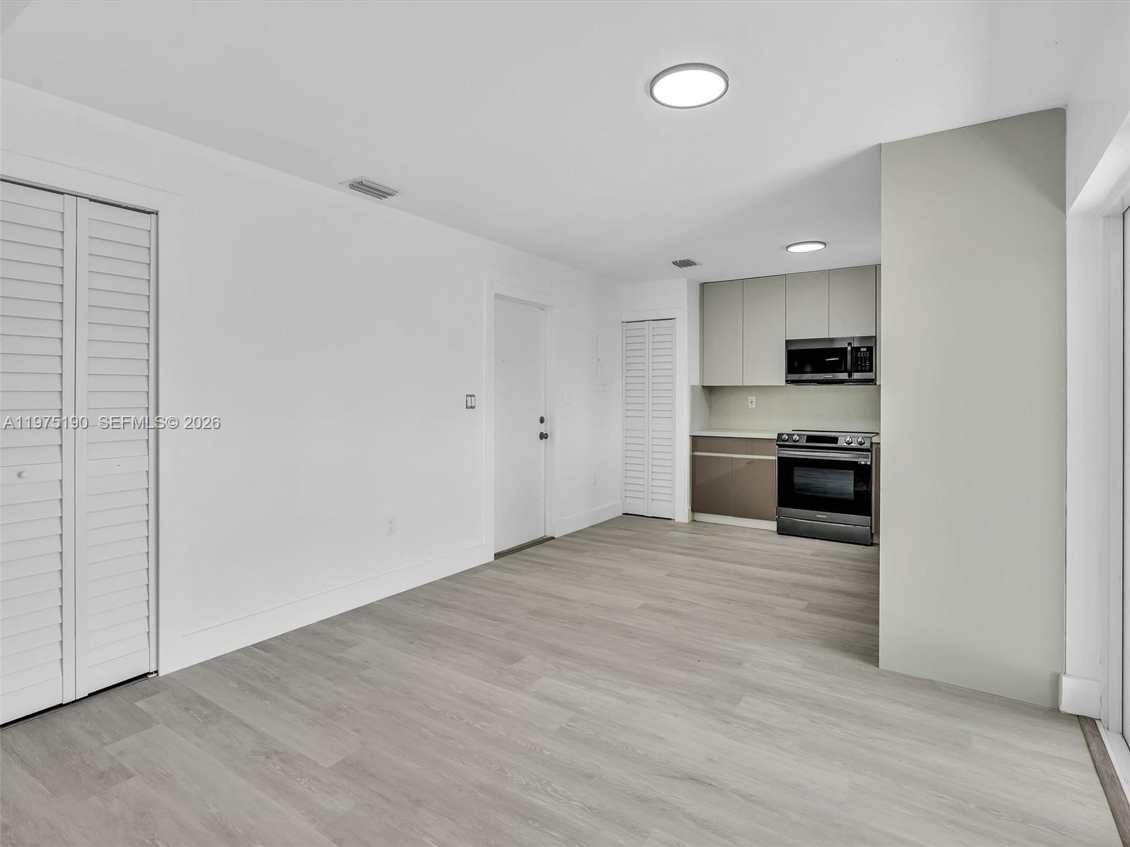 PRINCETON SQUARE SUB - Residential