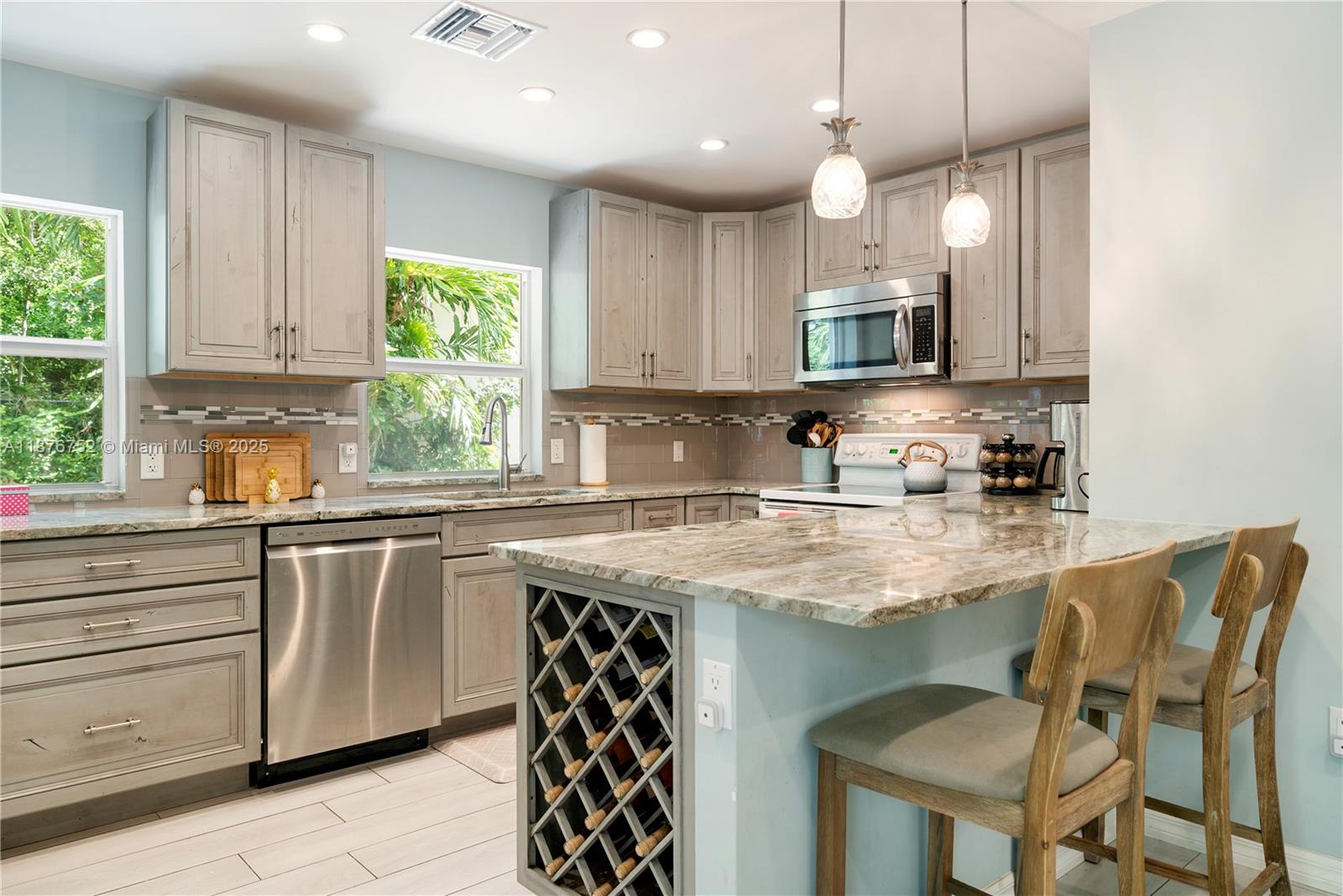 CARIBBEAN HEIGHTS - Residential