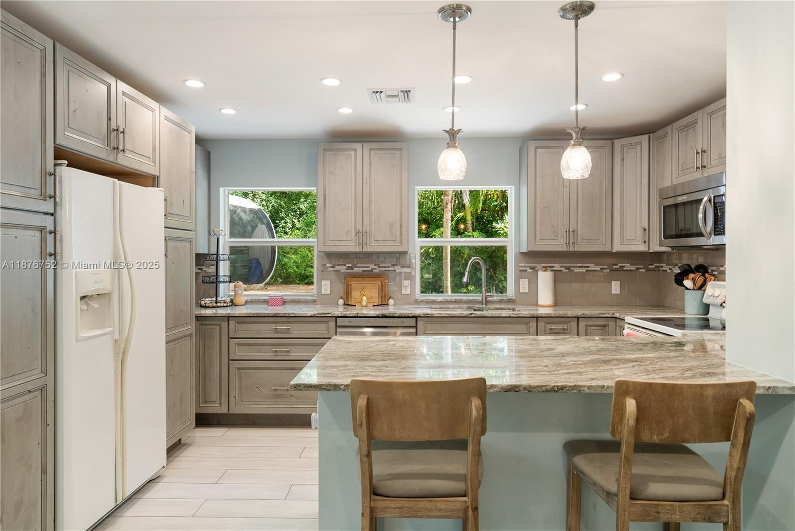 CARIBBEAN HEIGHTS - Residential