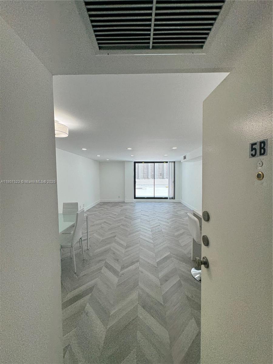 Rental Property at 1800 Collins Ave 5B, Miami Beach, Miami-Dade County, Florida - Bedrooms: 1 
Bathrooms: 2  - $2,800 MO.