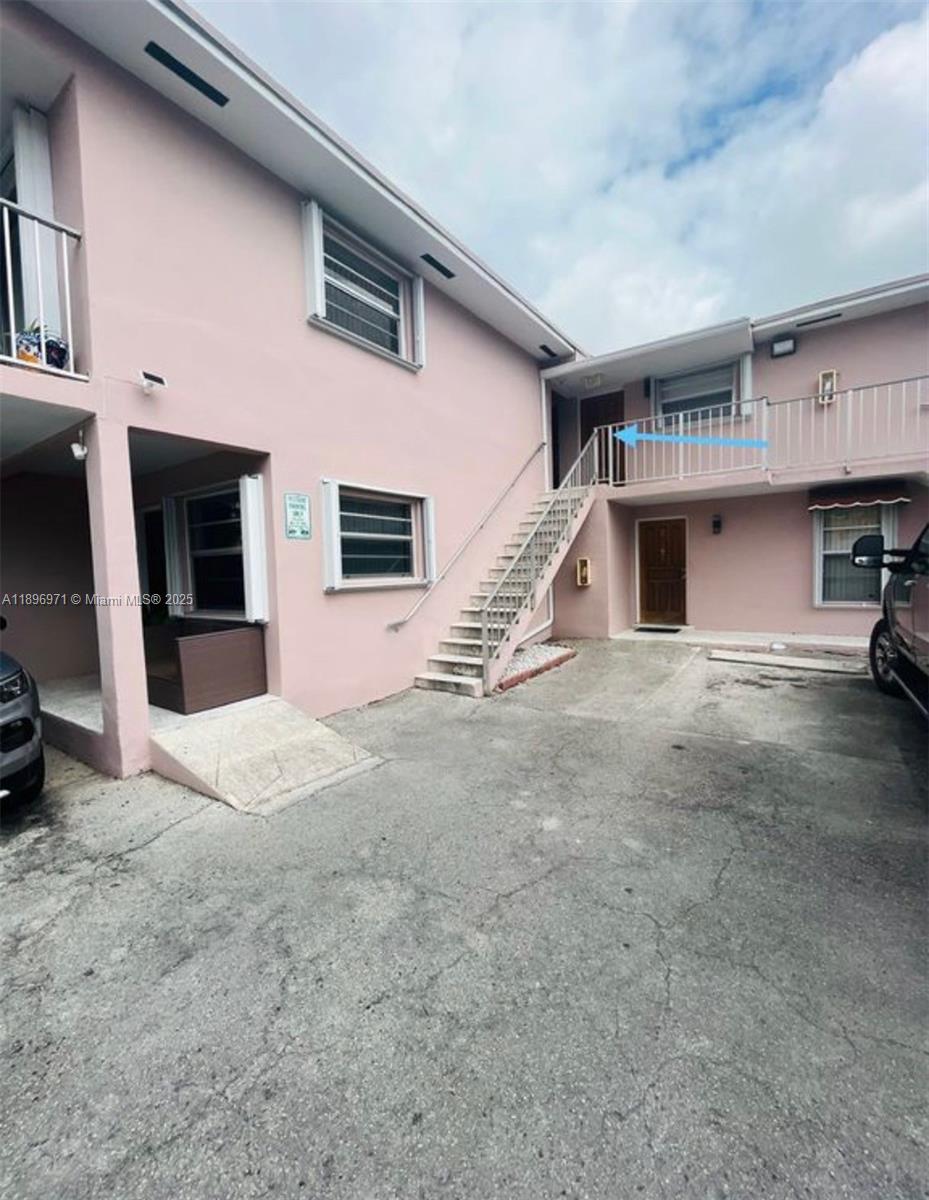 LAWRENCE ESTATE LAND CO S - Residential Lease