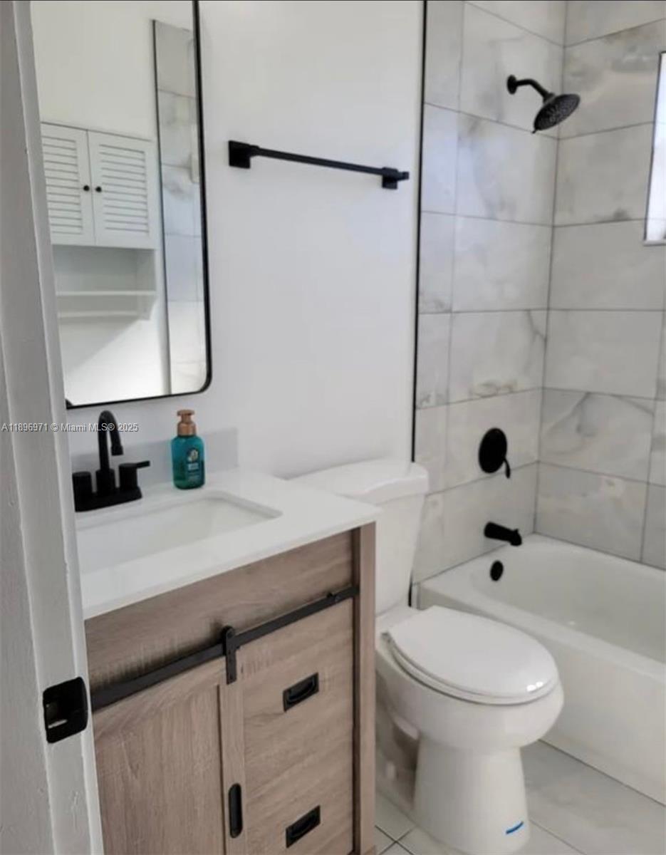 LAWRENCE ESTATE LAND CO S - Residential Lease