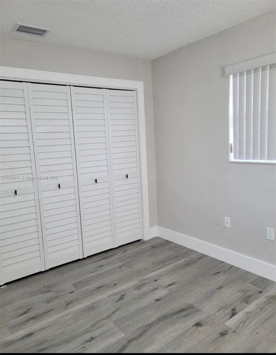 LAWRENCE ESTATE LAND CO S - Residential Lease