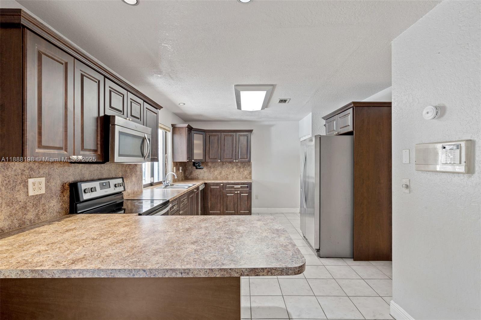 OLD CUTLER SHORES - Residential