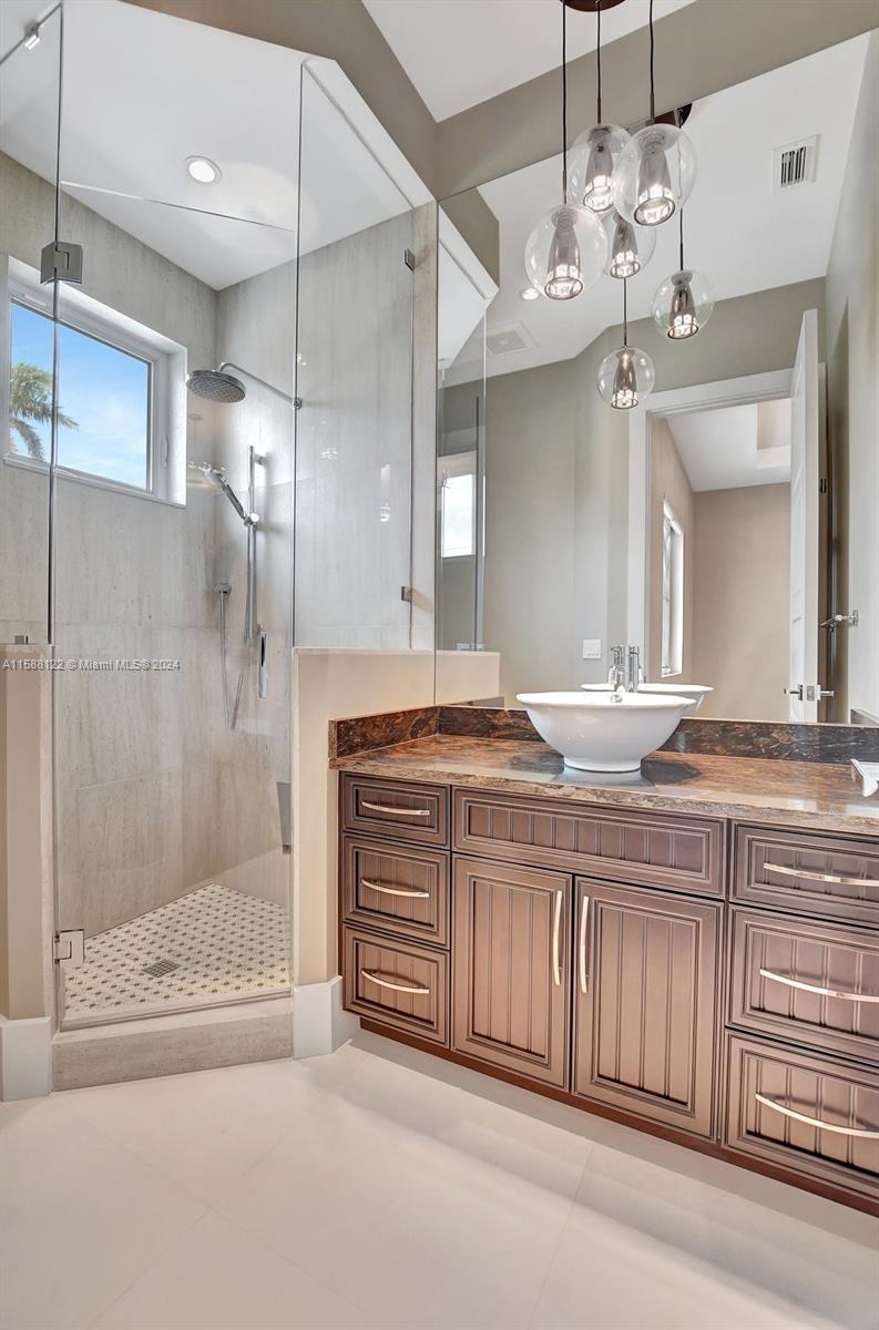 BLUE INLET - Residential