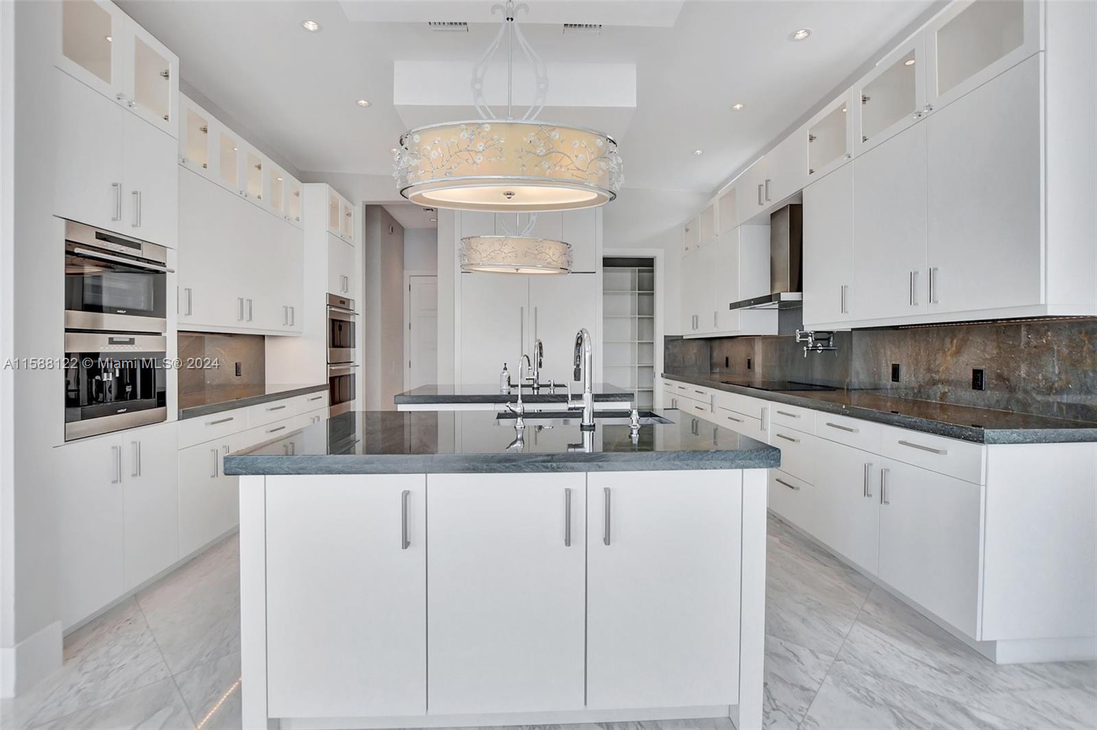 BLUE INLET - Residential