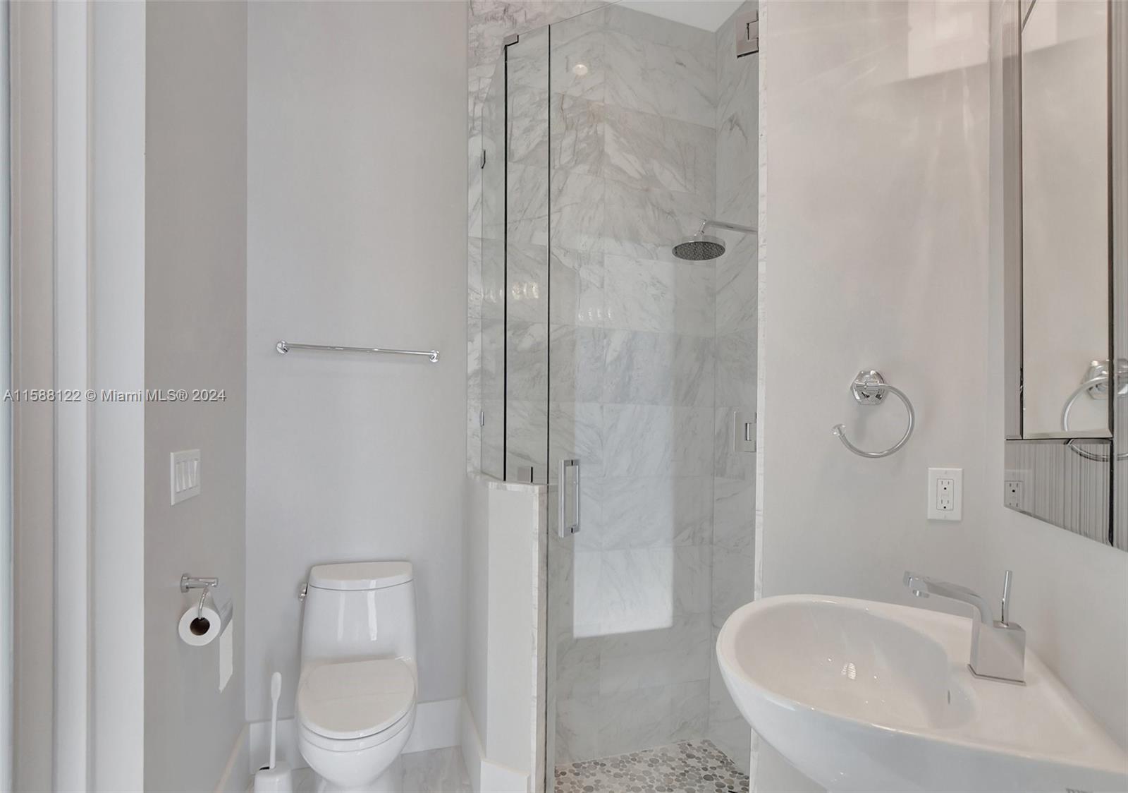 BLUE INLET - Residential