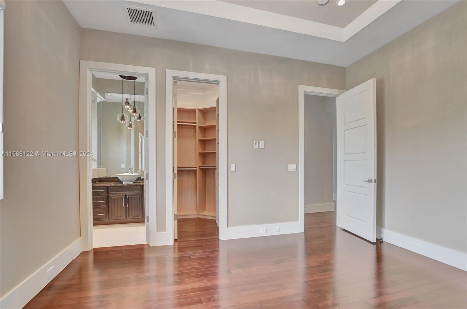 BLUE INLET - Residential