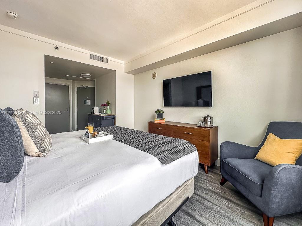 MUTINY PARK CONDO - Residential