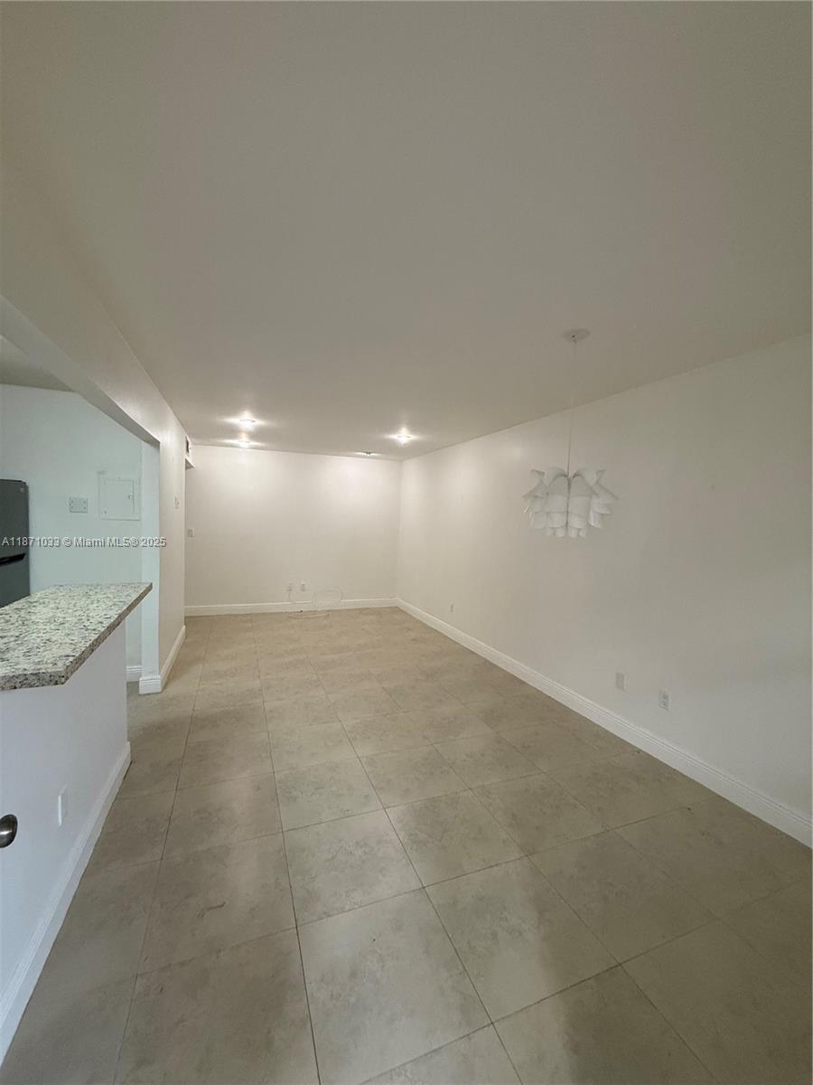 Beautiful 1 bed/1 bath unit in sought-after Sunset Point Condo, ideally located in the heart of South Miami. Features open living space, updated kitchen, private balcony, and assigned parking. Gated community within walking distance to shops, restaurants, nightlife, and Metrorail—perfect for students, professionals, or investors.