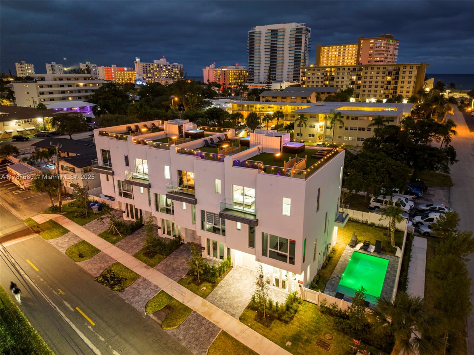 1000 N Riverside Dr, Pompano Beach, Broward County, Florida - 5 Bedrooms  
4 Bathrooms - 