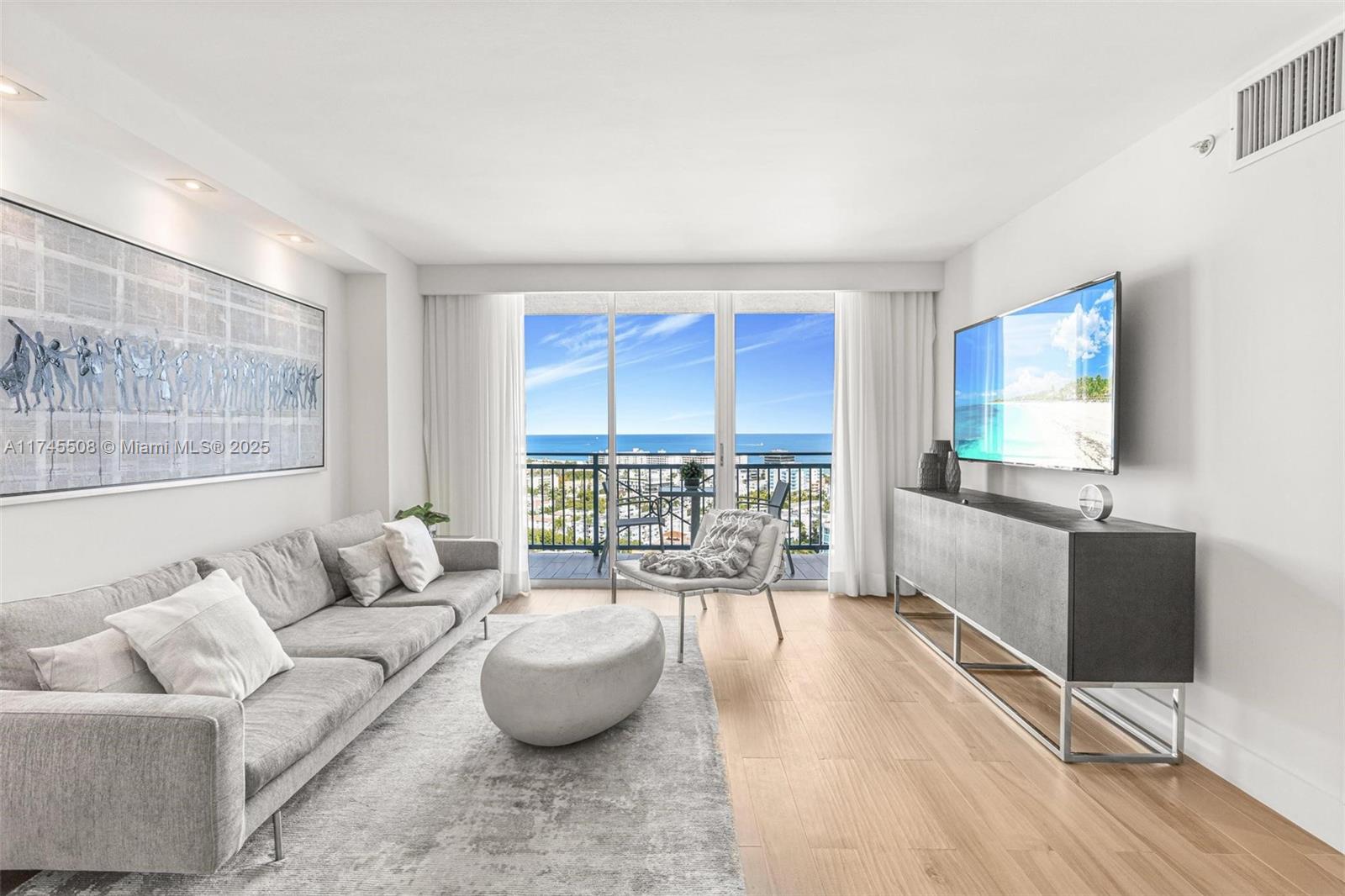 90 Alton Rd 2305, Miami Beach, Miami-Dade County, Florida - 1 Bedrooms  
1 Bathrooms - 