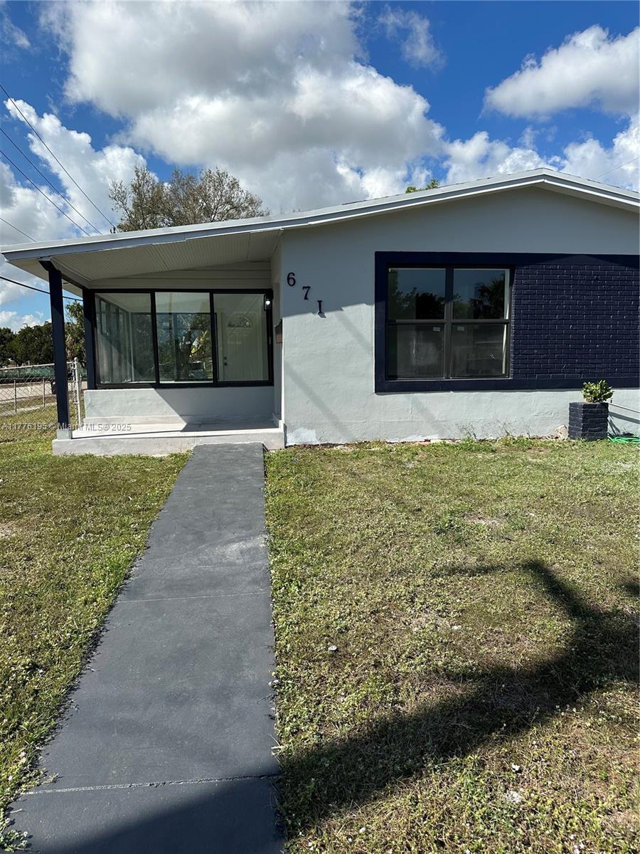 Property for Sale at 671 Sw 28th Ter, Fort Lauderdale, Broward County, Florida - Bedrooms: 3 
Bathrooms: 2  - $457,000