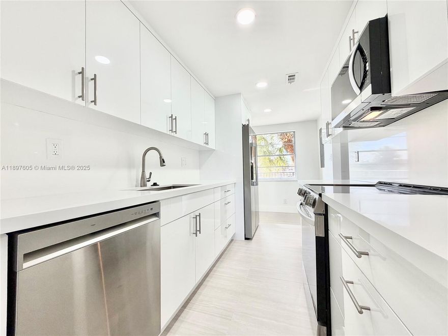 FOR SALE Beautiful 2 bedroom, 2 bathroom apartment completely rebuilt from the ground up,  everything is brand new. Featuring elegant porcelain floors, smooth ceilings and walls, LED lighting, and stainless steel appliances. Located in the desirable Cypress Chase community, offering easy access to major roads, shopping, dining, and all essential services. Enjoy resort-style amenities including a clubhouse, gym, pool, and tennis courts, in a gated community with 24-hour security. A fantastic opportunity to own a practically new home in a prime location. Contact me today to schedule your private tour.