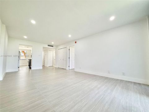 3361 NW 47th Ter 329 Lauderdale Lakes FL 33319