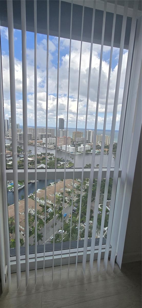 NORTH TOWER AT THE POINT - Residential