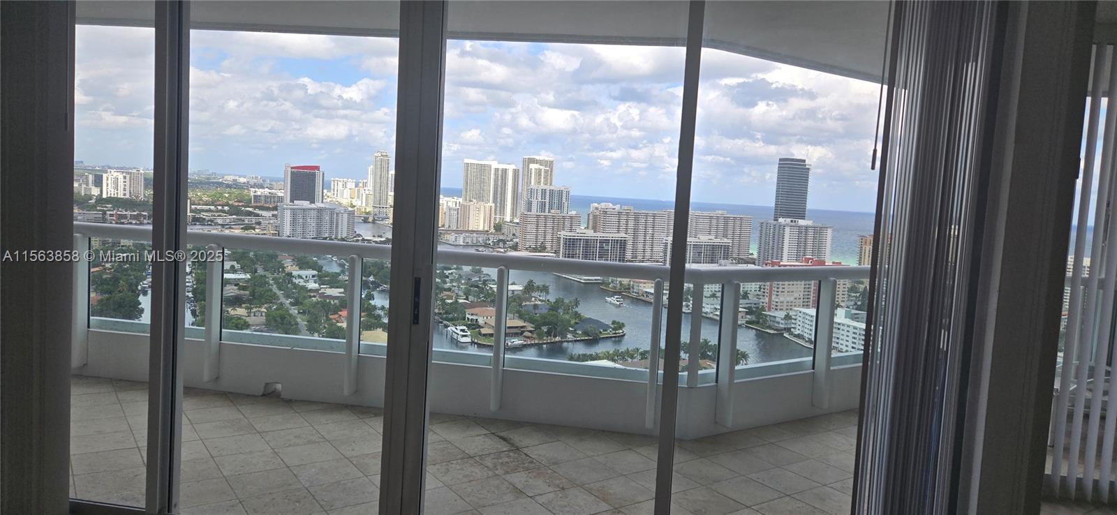 NORTH TOWER AT THE POINT - Residential