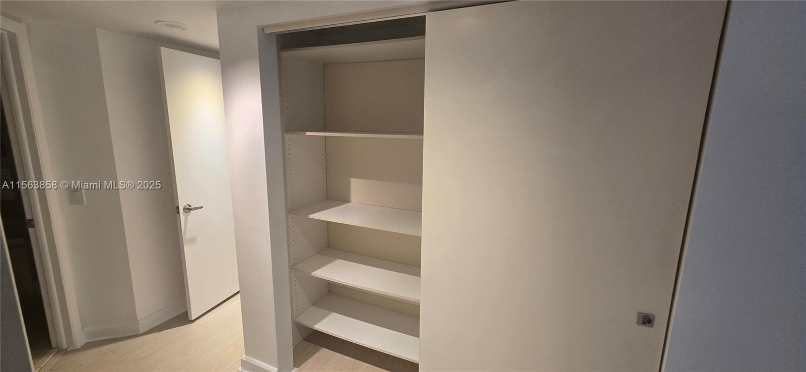 NORTH TOWER AT THE POINT - Residential