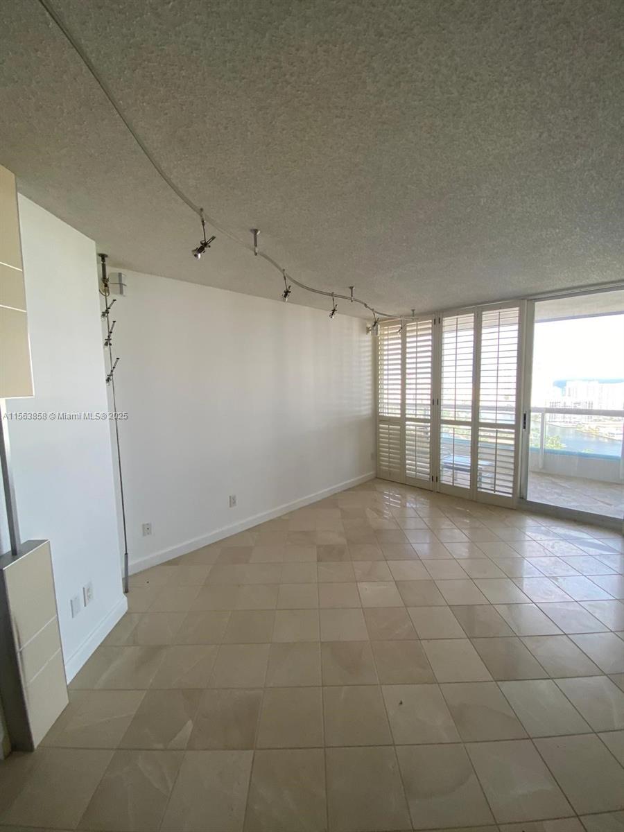 NORTH TOWER AT THE POINT - Residential