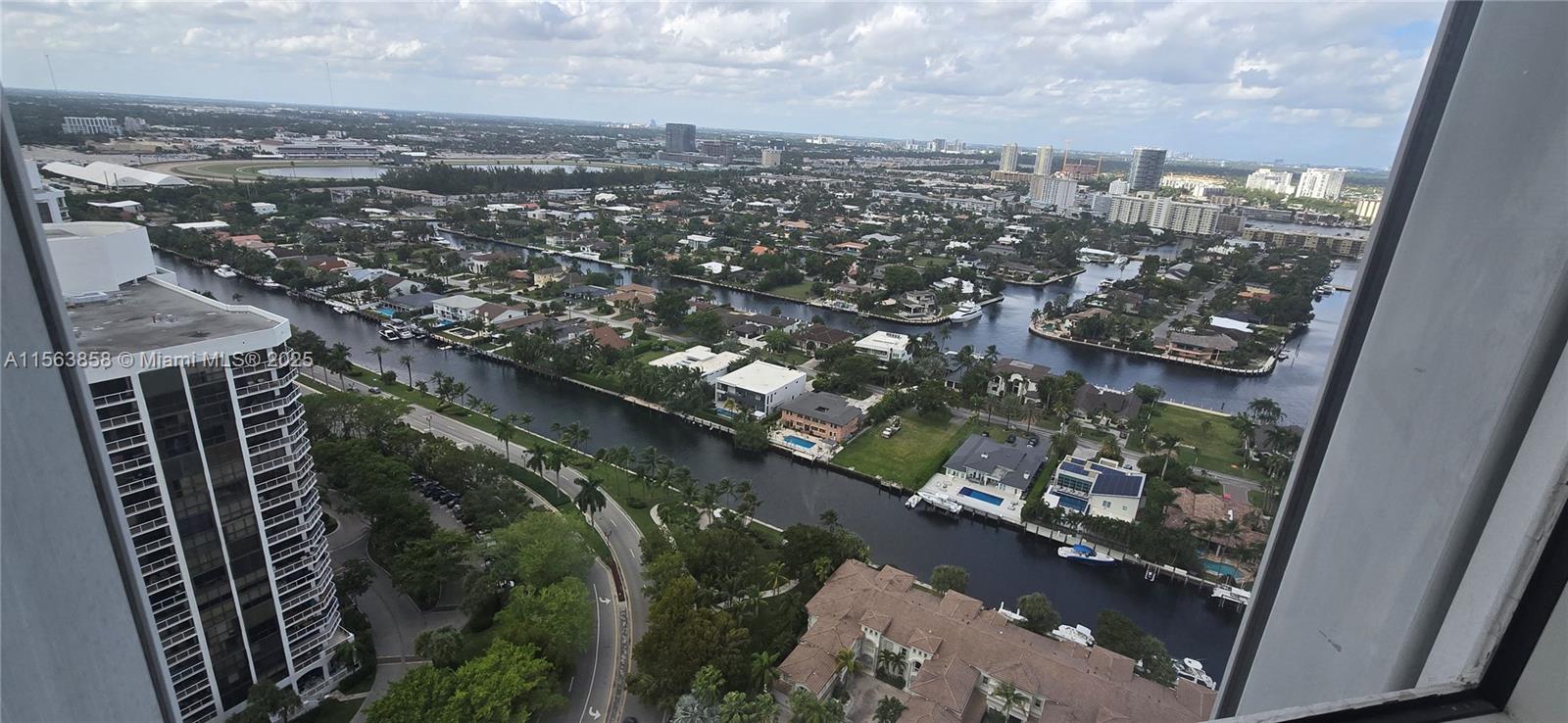 NORTH TOWER AT THE POINT - Residential