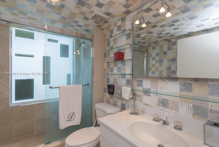 NORTH TOWER AT THE POINT - Residential